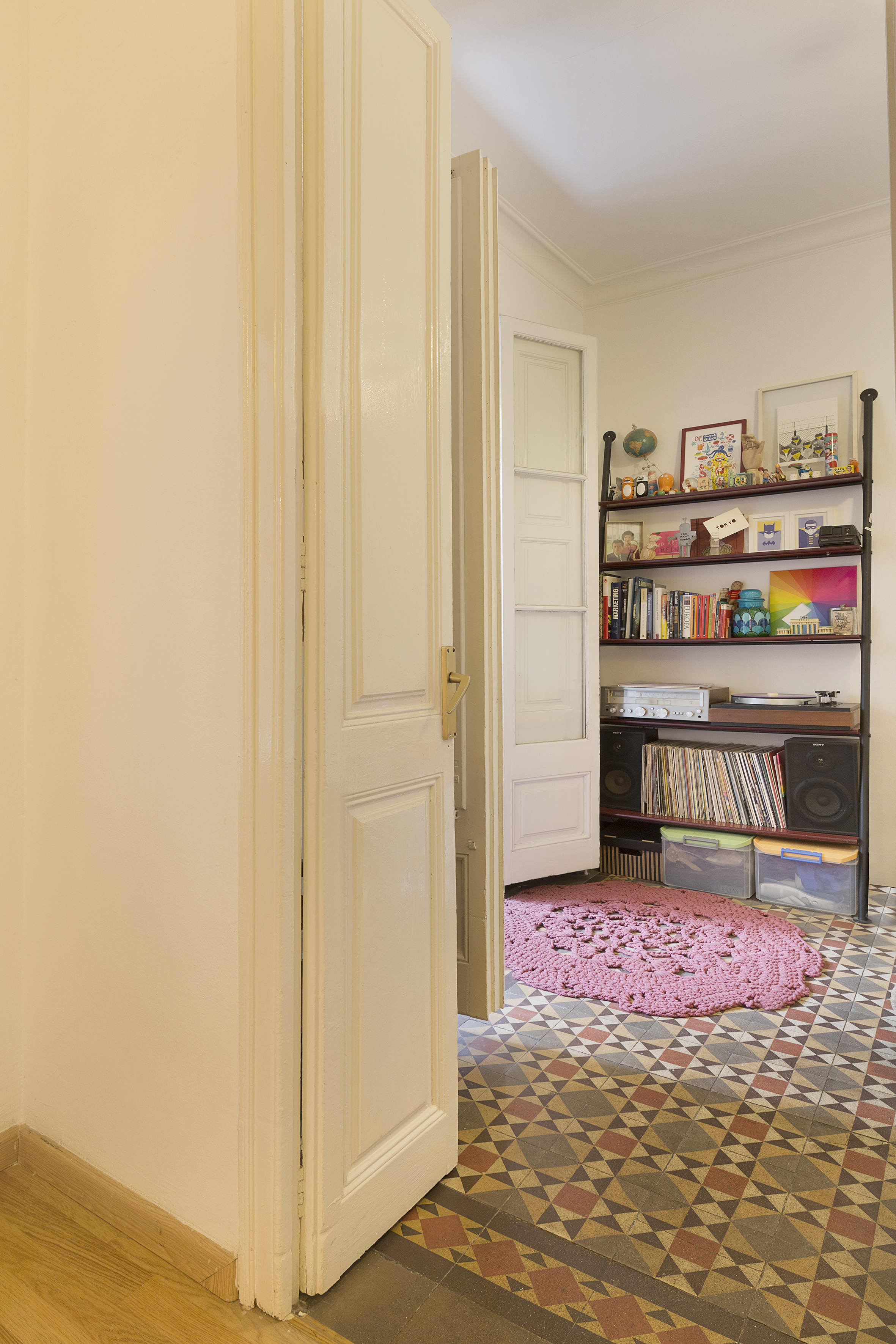 House Tour "TwoApartmentsinOne" Shared Barcelona Home Apartment